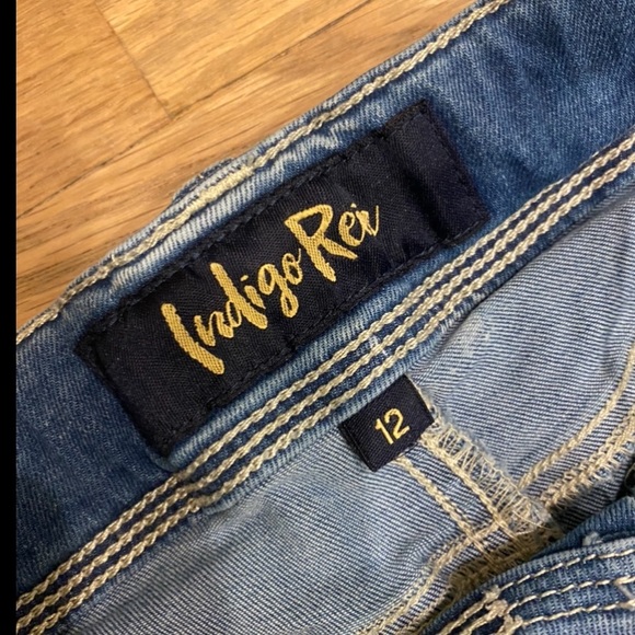 Kids Ripped Jeans - Picture 2 of 3